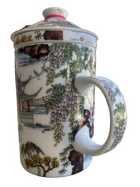 Porcelain Lidded Tea Mug with Wisteria Scenic Design - White